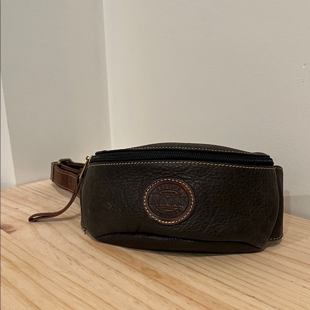 Roots unisex Dark Brown Leather Belt Bag